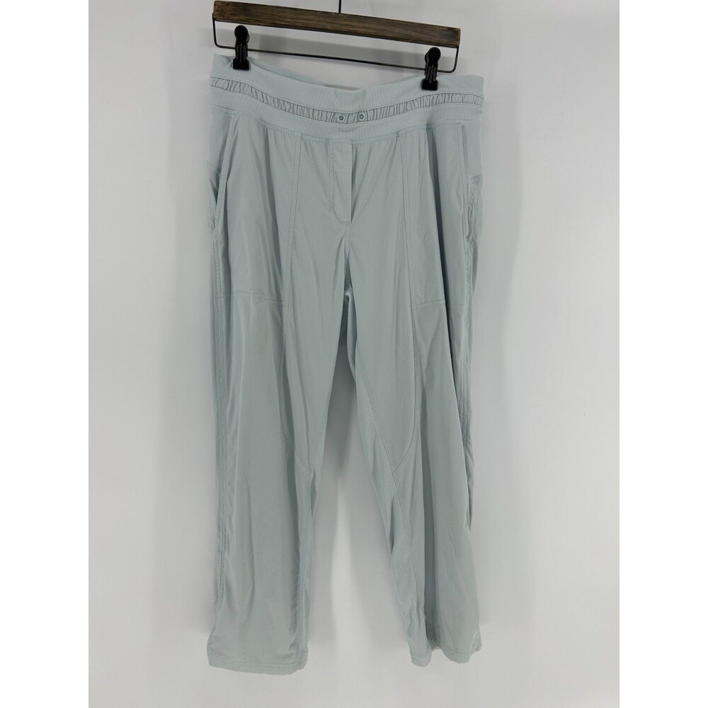 Lululemon Dance Studio Capri Cropped Pants Women’s Light Green Pockets